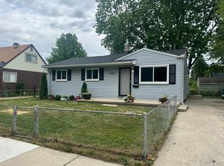 1042 Redleaf Ln, Ypsilanti, MI 48198