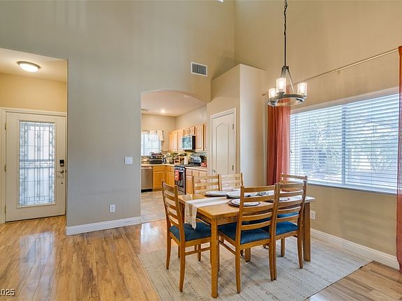 3rd image of 9181 Wild Briar Ln