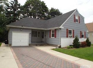 1018 Ardmore Rd, Baldwin, NY 11510