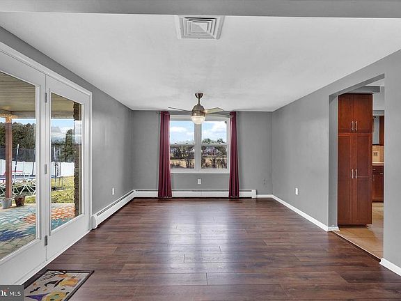 5th image of 3182 Skylight Dr E