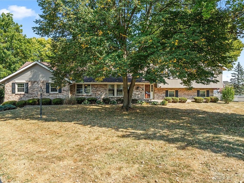 1st image of 465 Birchwood Ct