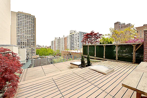 Sold by Gold Coast Capital Resources, LLC | media 27