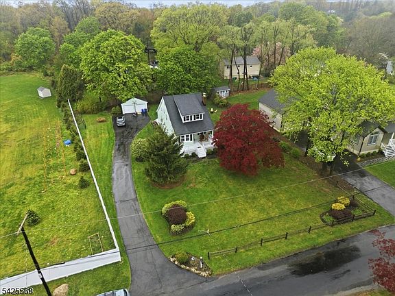 4th image of 7 Shores Rd