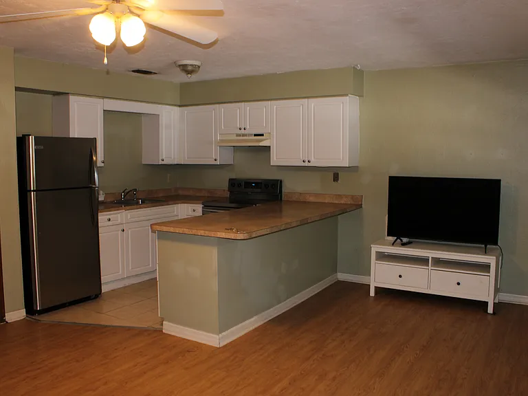 821 NW 13th St #9 — Photo 24