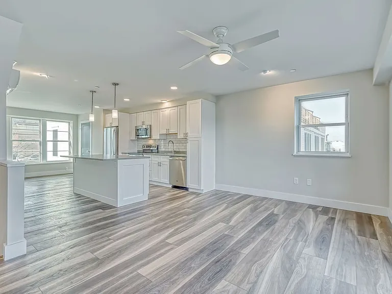 323 Taughannock Blvd — Photo 36