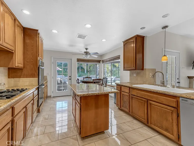 26940 Whitehorse Pl — Photo 15