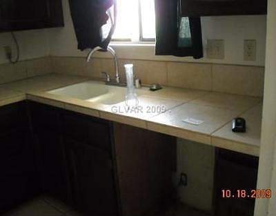 2nd image of 4829 Rollingwood Cir