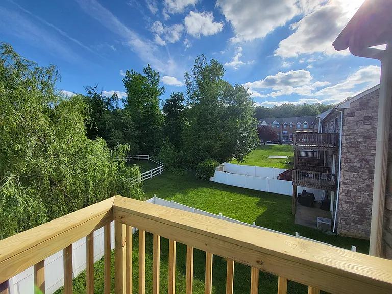 114 Vince Dr — Photo 33