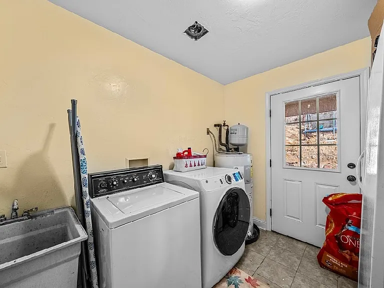 700 Blue Ridge Dr — Photo 21