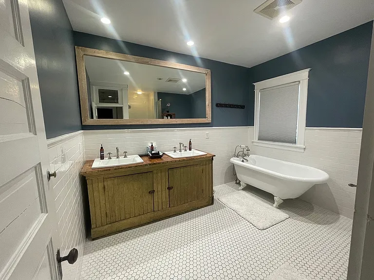 4453 York Ave S — Photo 15