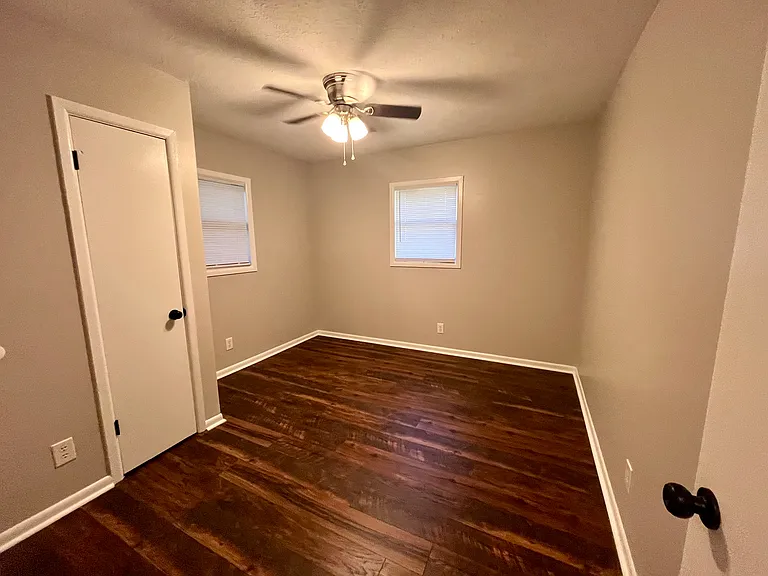 378 Badger Ln — Photo 6