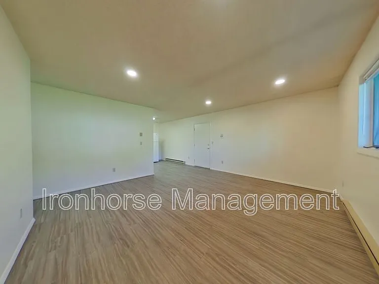 811 W Villard St #56 — Photo 4