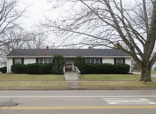 1st image of 905-907 N Pontiac Dr