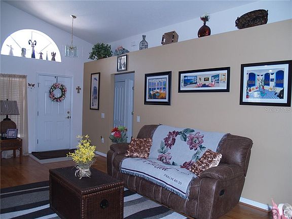 2nd image of 30732 Birdhouse Dr