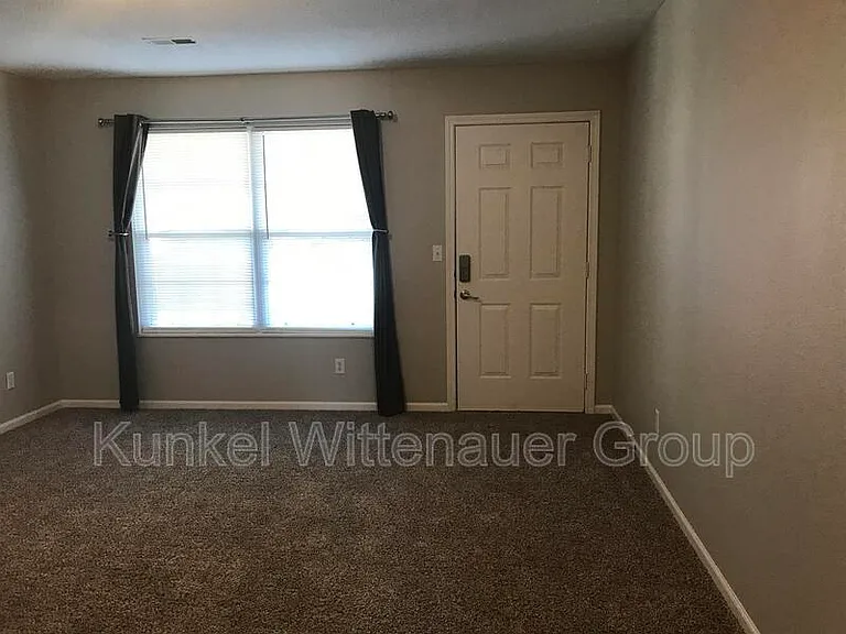 5 Eagle Dr — Photo 2