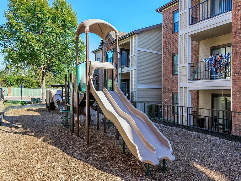 Spring Oaks Apartments — Photo 24