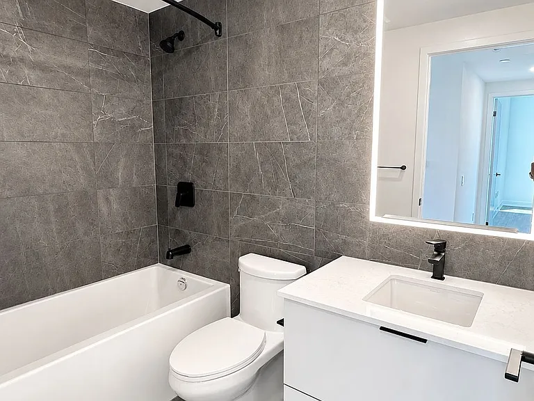 609 Sherbourne St #4304 — Photo 16