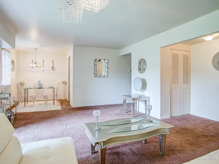 Camelot Apartments — Photo 11
