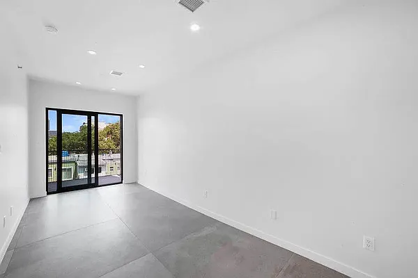 Rented by GROOME REALTY LLC | media 7