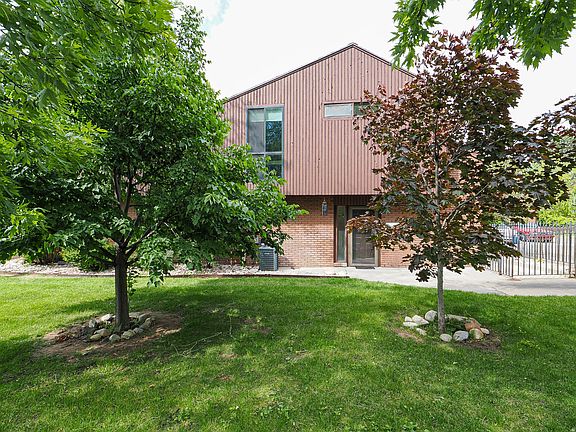 5th image of 2074 E Michigan Ave