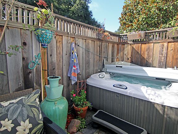 3rd image of 3222 Stockbridge Ln #1
