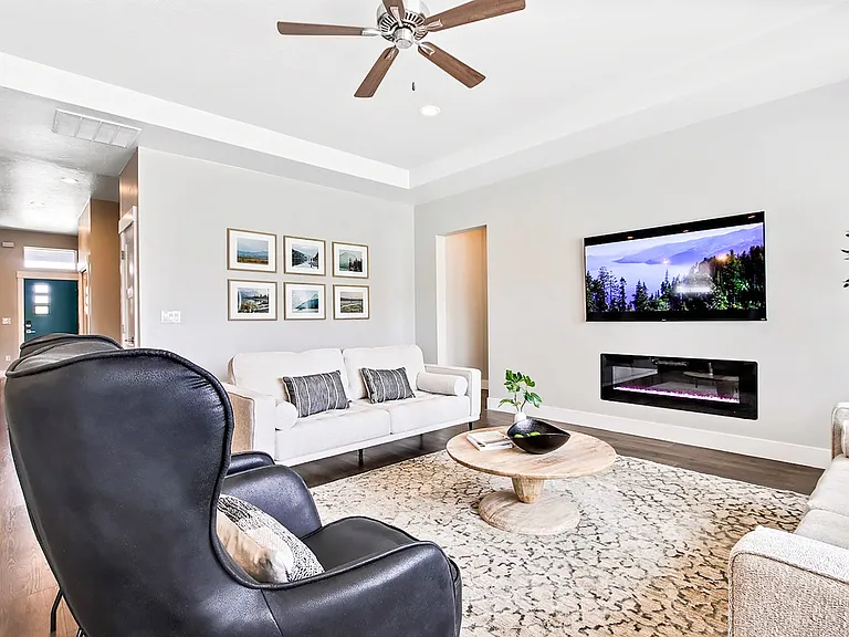 2035 E Oakcrest Dr — Photo 12