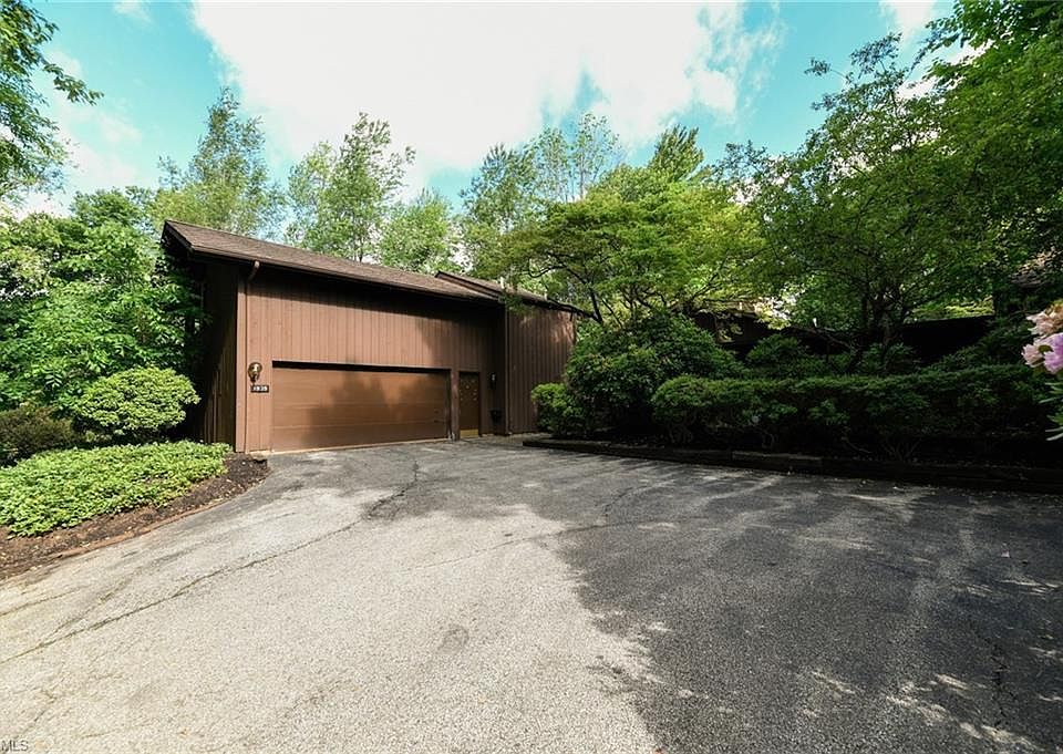 1st image of 1929 Pine Dr