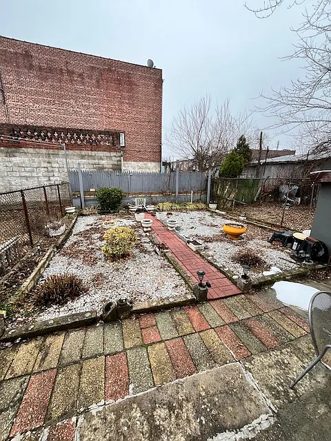 3 bed, 2200 sqft, $3,850 — Photo 3