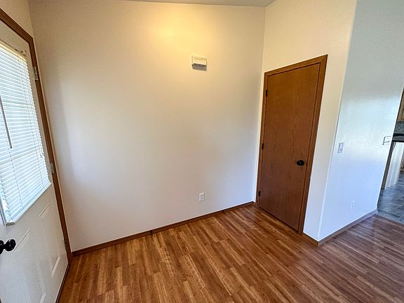 4th image of 612 N Cherry St