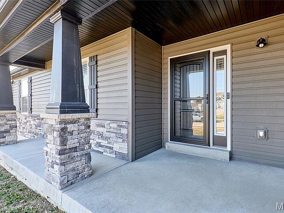2nd image of 307 Waterford Ct