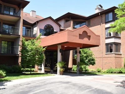 1600 West Green Tree ROAD #A 101, Milwaukee, WI, 53209