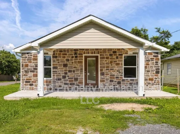 729 Henderson Ave, Rossville, GA 30741