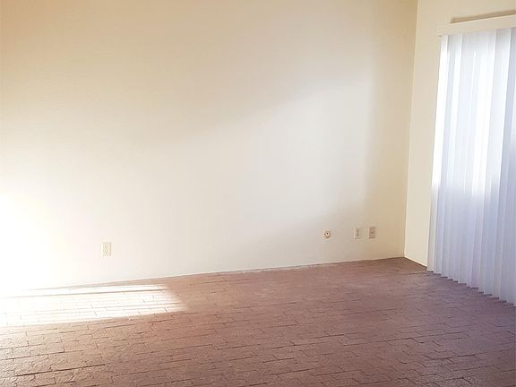 4th image of 7514 Pennsylvania Ln NE APT C