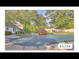 16 Rock Rd #1, Islip Terrace, NY 11752