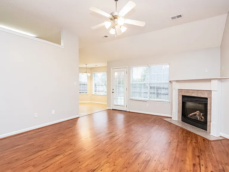 7076 Maple Grove Rd — Photo 2