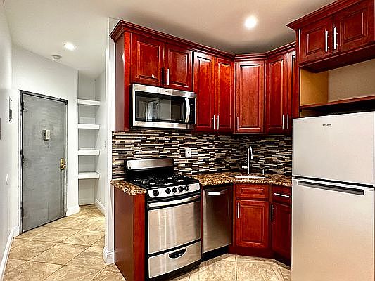 5th image of 332 Lewis Ave #1CC