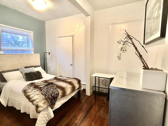 3rd image of 16 Beacon Ave Floor 2