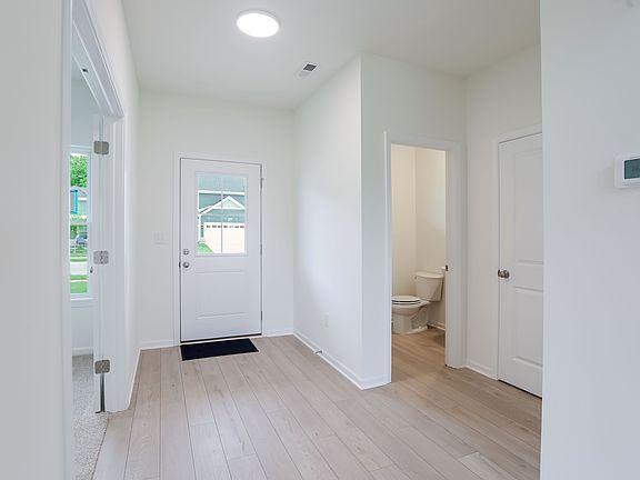 3rd image of 8641 Meadowlands Ct