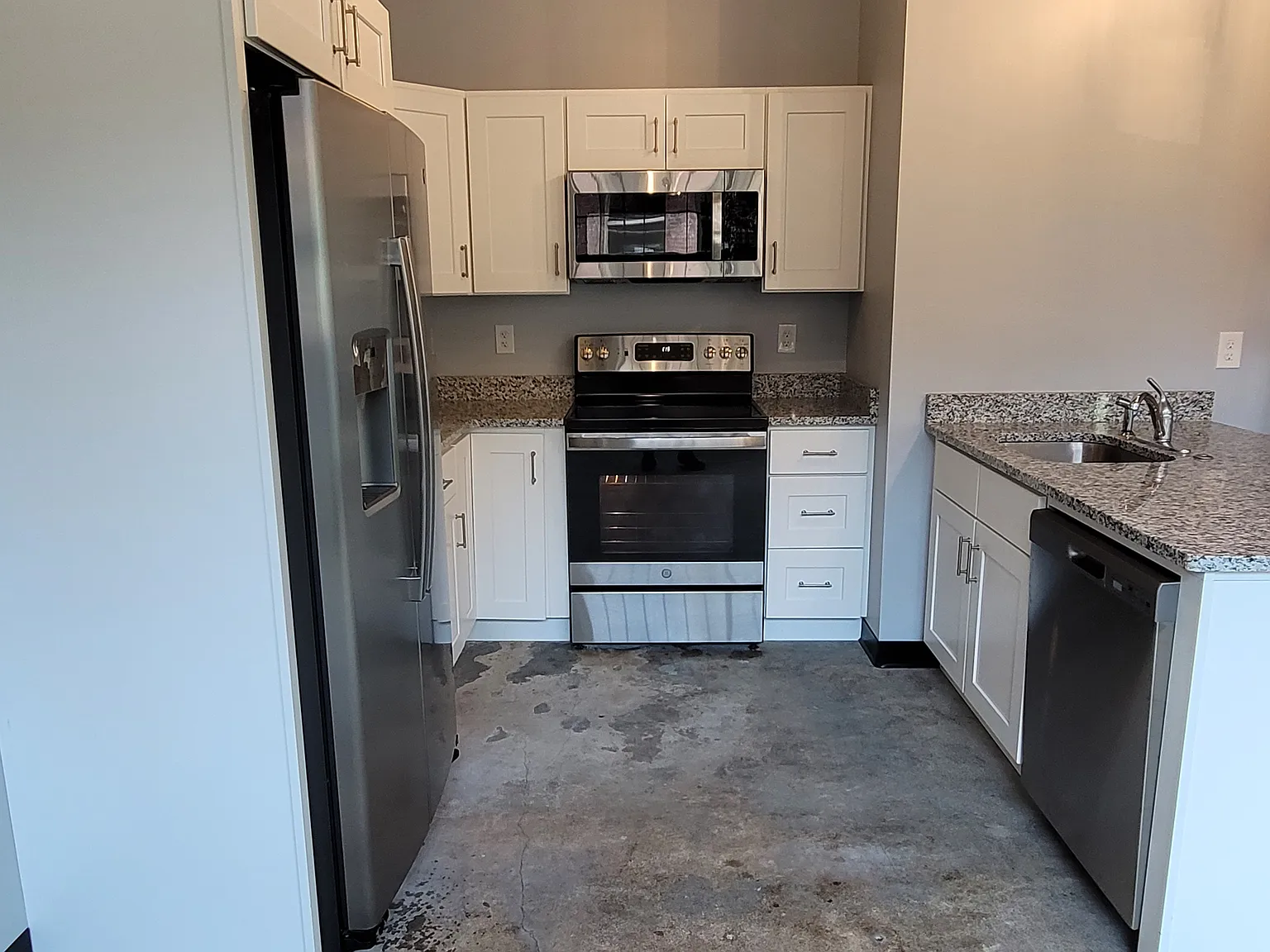1 bed, 705 sqft, $2,100 — Photo 3