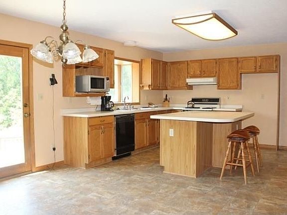 4th image of 3865 Turnwood Dr