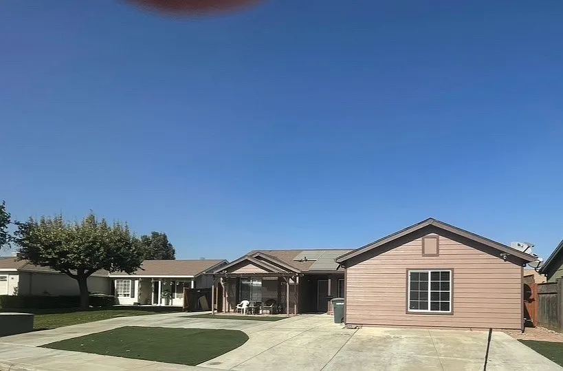 4 bed, 1467 sqft, $2,200 — Photo 2
