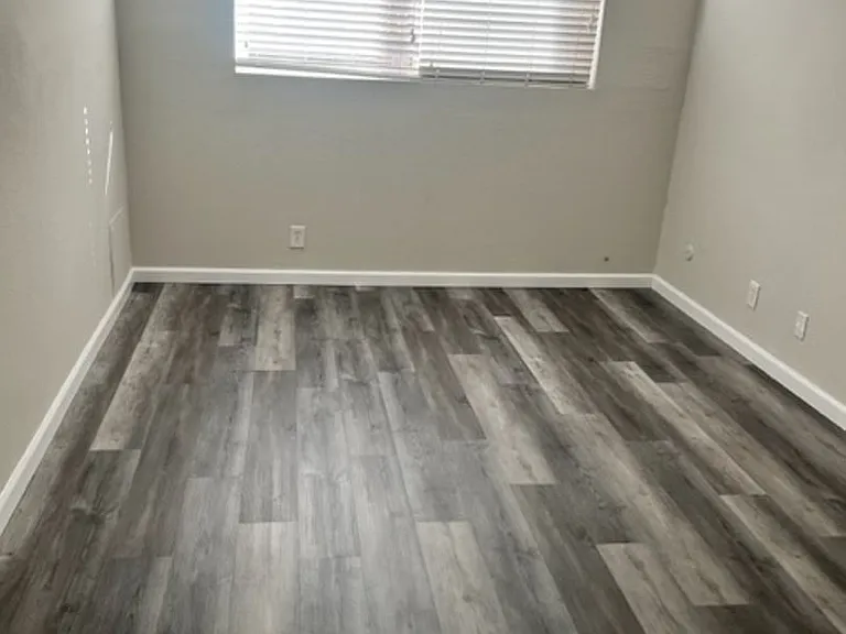 4560 North Ave — Photo 20