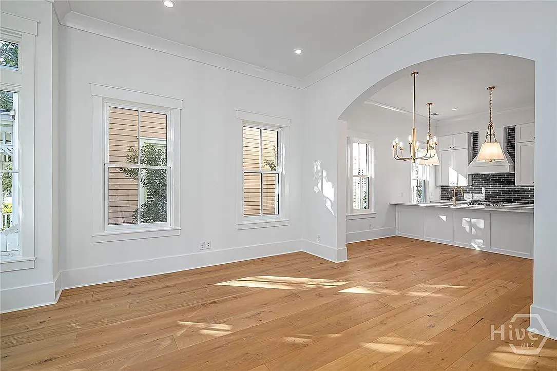 3 bed, 1762 sqft, $3,650 — Photo 3