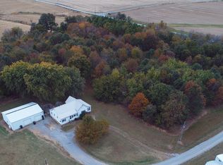 2910 Cottonwood Rd, Eldorado, IL 62930