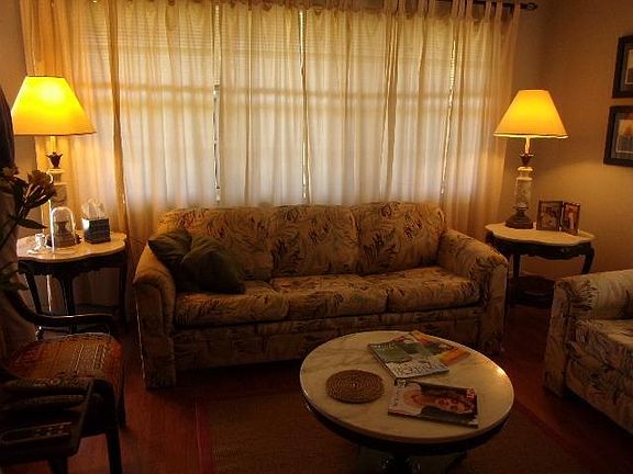 5th image of 213 Camden I