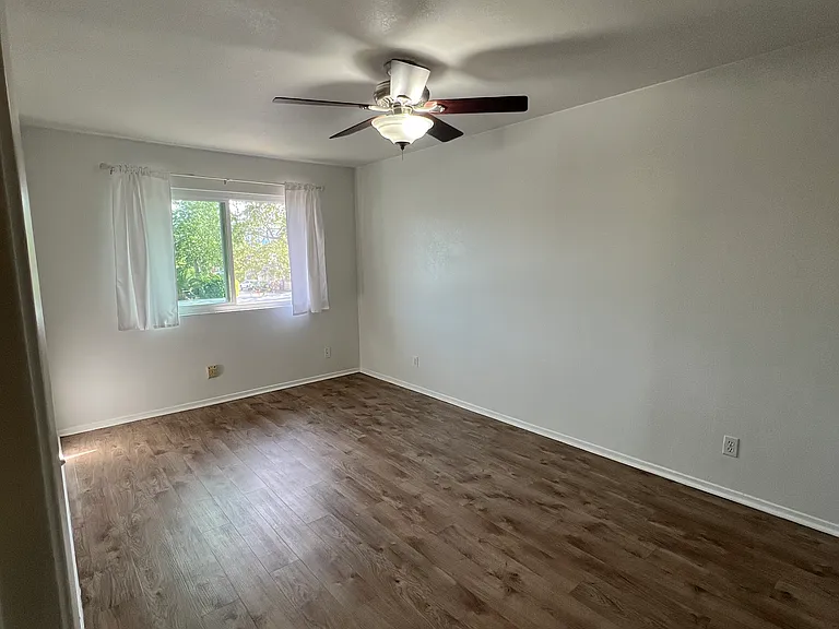 1676 Maple Ave #27 — Photo 16
