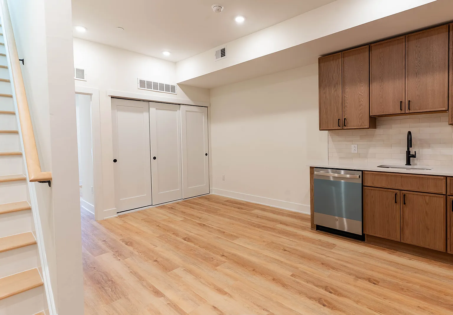 2 bed, $2,675 — Photo 4