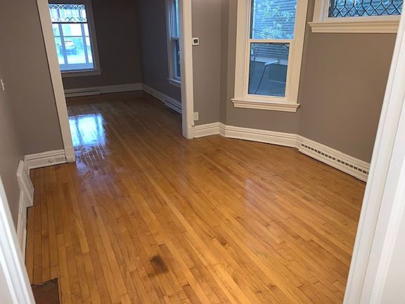 4th image of 426 N 12th Ave E