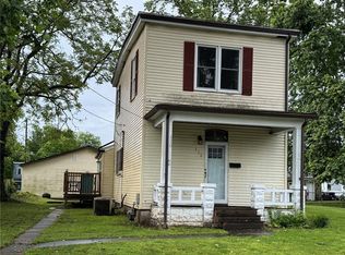110 S 18th St, Belleville, IL 62226