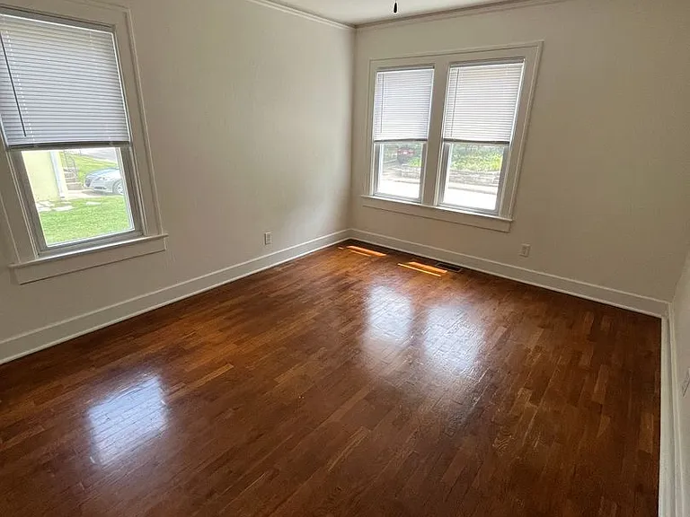 1005 E Wylie St — Photo 23